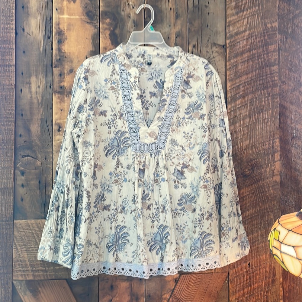 Women's Floral Lace-Trim Blouse - Cream & Blue